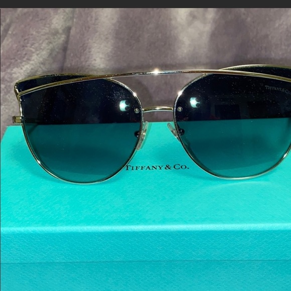 🩵Tiffany Cat Eye Sunglasses❄️ - Picture 4 of 6